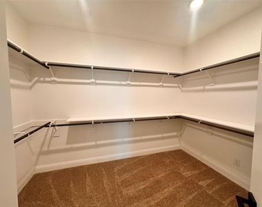 1013 Tullow Drive - Photo Thumbnail 18