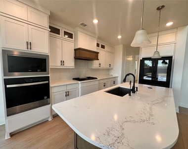 1013 Tullow Drive - Photo Thumbnail 22