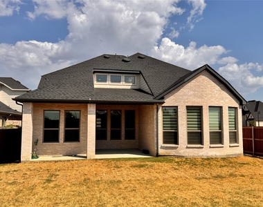 1013 Tullow Drive - Photo Thumbnail 35