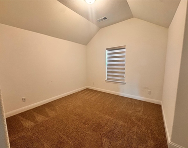 1013 Tullow Drive - Photo Thumbnail 29