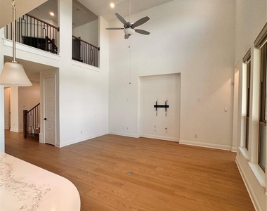 1013 Tullow Drive - Photo Thumbnail 12