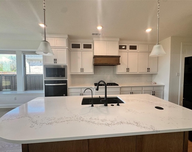 1013 Tullow Drive - Photo Thumbnail 21