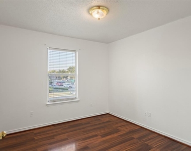 2444 Chinkapin Way - Photo Thumbnail 4
