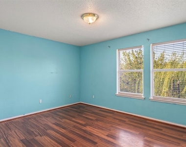 2444 Chinkapin Way - Photo Thumbnail 5