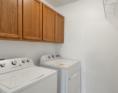 2444 Chinkapin Way - Photo Thumbnail 10