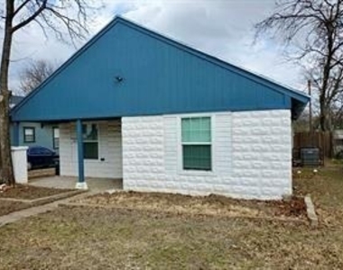 2204 Prairie Avenue - Photo Thumbnail 1