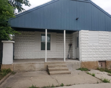 2204 Prairie Avenue - Photo Thumbnail 19