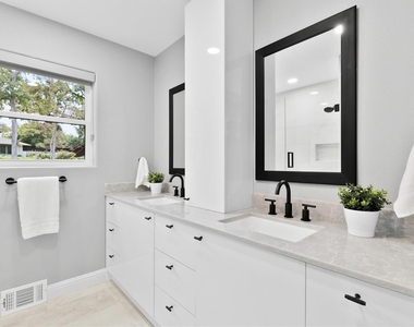 11752 Valleydale Drive - Photo Thumbnail 32