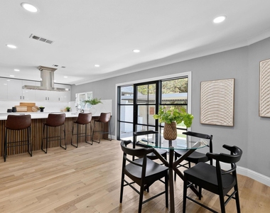 11752 Valleydale Drive - Photo Thumbnail 4