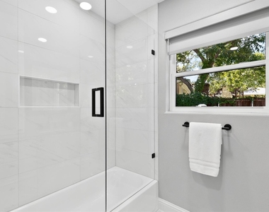 11752 Valleydale Drive - Photo Thumbnail 27