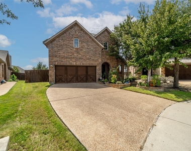 100 Liones Lane - Photo Thumbnail 24