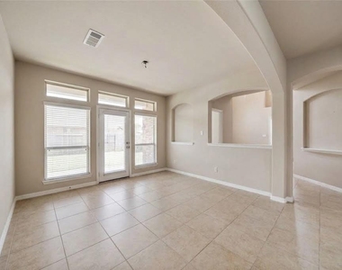 100 Liones Lane - Photo Thumbnail 3