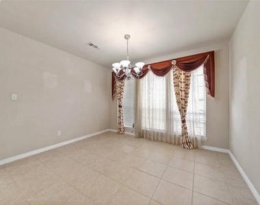 100 Liones Lane - Photo Thumbnail 4