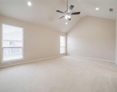 100 Liones Lane - Photo Thumbnail 9