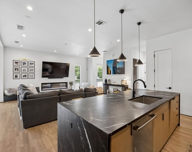 5548 Sears Street - Photo Thumbnail 19