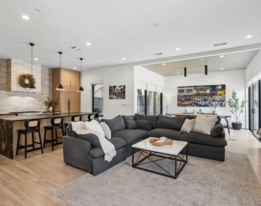 5548 Sears Street - Photo Thumbnail 5