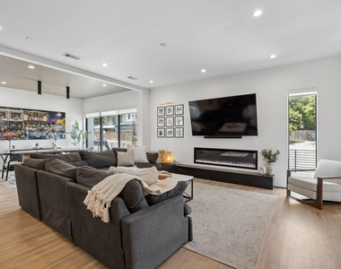 5548 Sears Street - Photo Thumbnail 7