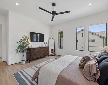 5548 Sears Street - Photo Thumbnail 13
