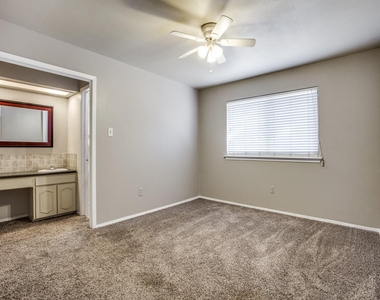 1209 Valley Vista Drive - Photo Thumbnail 6