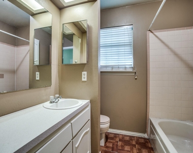 1209 Valley Vista Drive - Photo Thumbnail 10