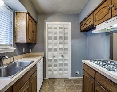 1209 Valley Vista Drive - Photo Thumbnail 3