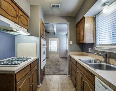 1209 Valley Vista Drive - Photo Thumbnail 5