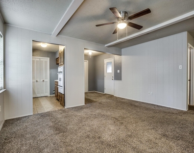 1209 Valley Vista Drive - Photo Thumbnail 2