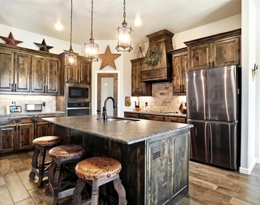 1027 Hope Court - Photo Thumbnail 3