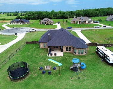1027 Hope Court - Photo Thumbnail 27