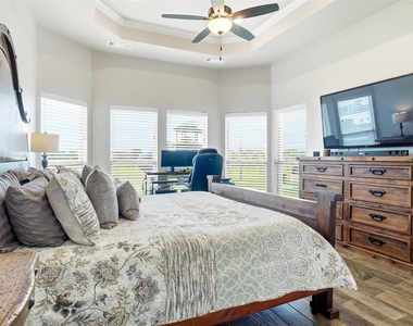 1027 Hope Court - Photo Thumbnail 11