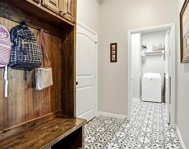 1027 Hope Court - Photo Thumbnail 18
