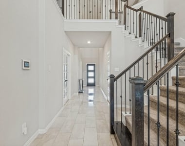 1267 Binfield Drive - Photo Thumbnail 1