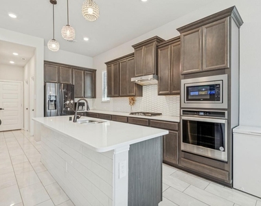 1267 Binfield Drive - Photo Thumbnail 10
