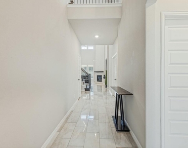 1267 Binfield Drive - Photo Thumbnail 3