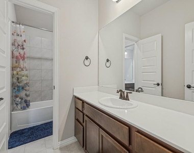 1267 Binfield Drive - Photo Thumbnail 18
