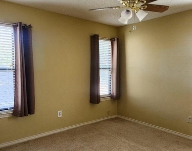 2107 Rose Cliff Lane - Photo Thumbnail 24