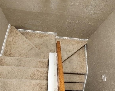2107 Rose Cliff Lane - Photo Thumbnail 14