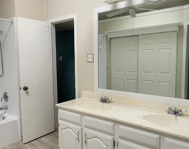 2107 Rose Cliff Lane - Photo Thumbnail 23