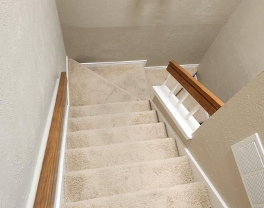 2107 Rose Cliff Lane - Photo Thumbnail 13