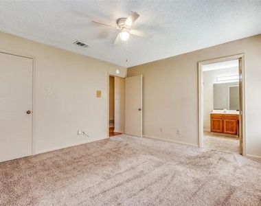 304 Mack Drive - Photo Thumbnail 7