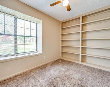 304 Mack Drive - Photo Thumbnail 11