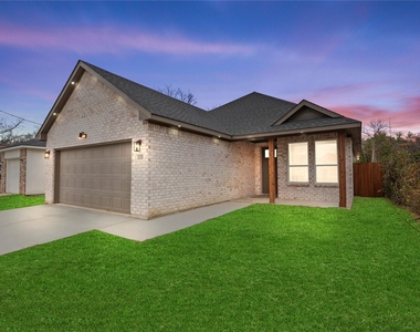 3335 Spring Avenue - Photo Thumbnail 2