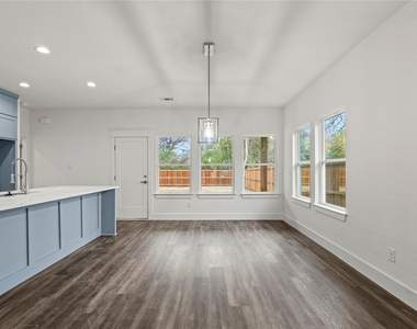 3335 Spring Avenue - Photo Thumbnail 7