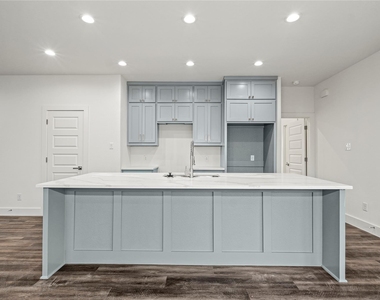 3335 Spring Avenue - Photo Thumbnail 8