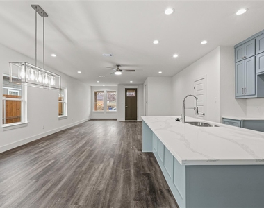 3335 Spring Avenue - Photo Thumbnail 10