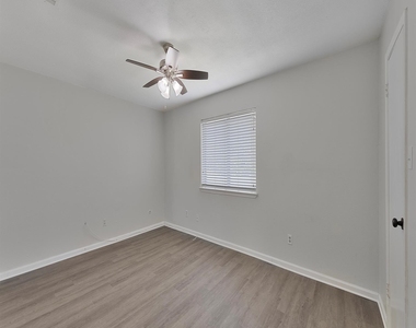 1633 Bette Drive - Photo Thumbnail 12