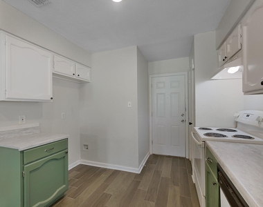 1633 Bette Drive - Photo Thumbnail 8