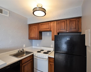 1700 Baird Farm Circle - Photo Thumbnail 3