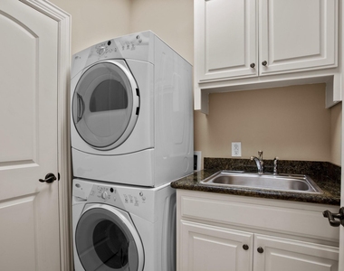 5801 Hillcrest Avenue - Photo Thumbnail 13