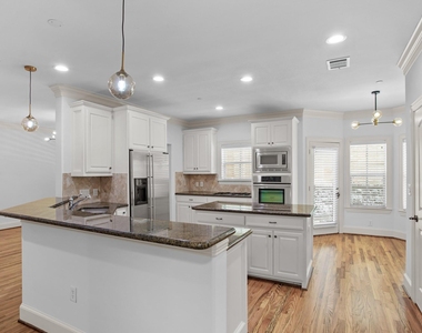 5801 Hillcrest Avenue - Photo Thumbnail 2